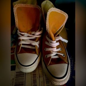 Converse Hightop Brown Sneakers Men’s 4 Women’s 6